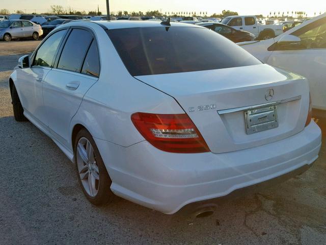 WDDGF4HB2DA748622 - 2013 MERCEDES-BENZ C 250 WHITE photo 3