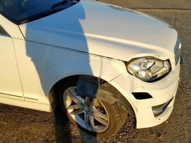 WDDGF4HB2DA748622 - 2013 MERCEDES-BENZ C 250 WHITE photo 9