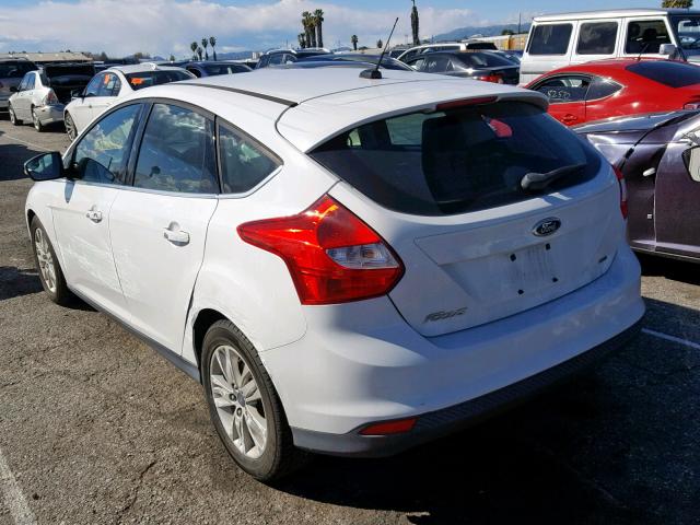 1FAHP3M28CL184690 - 2012 FORD FOCUS SEL WHITE photo 3