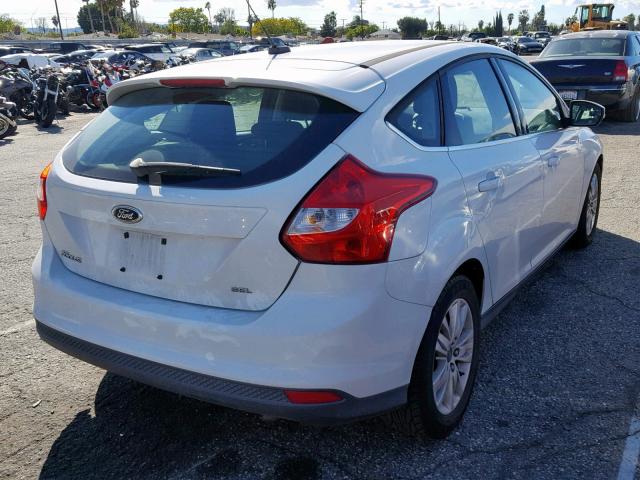 1FAHP3M28CL184690 - 2012 FORD FOCUS SEL WHITE photo 4