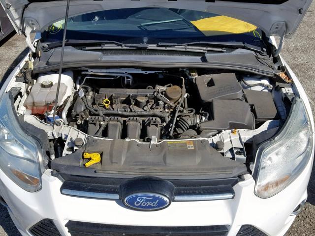 1FAHP3M28CL184690 - 2012 FORD FOCUS SEL WHITE photo 7