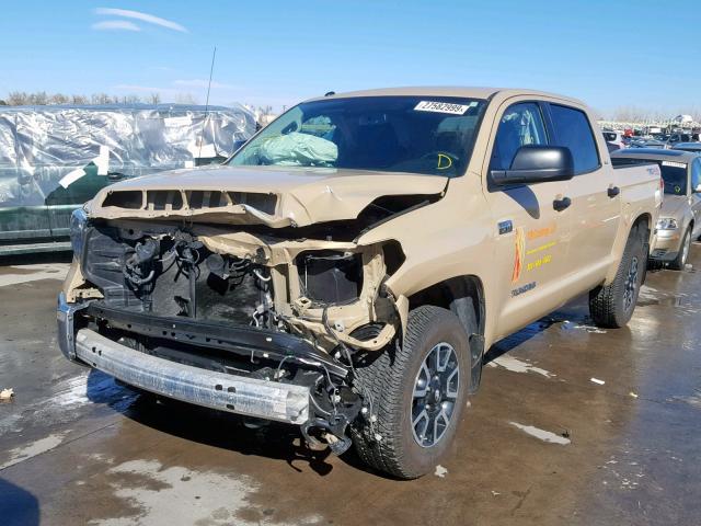 5TFDY5F1XJX715755 - 2018 TOYOTA TUNDRA CRE TAN photo 2