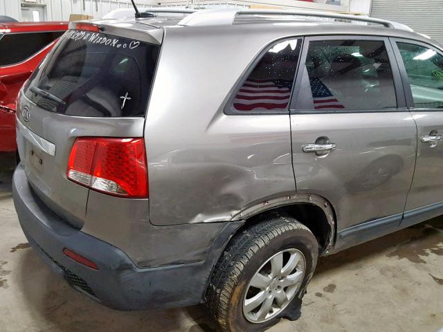 5XYKT4A18BG026048 - 2011 KIA SORENTO BA SILVER photo 9