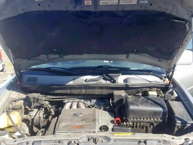 JT6GF10U2X0010133 - 1999 LEXUS RX 300 SILVER photo 7