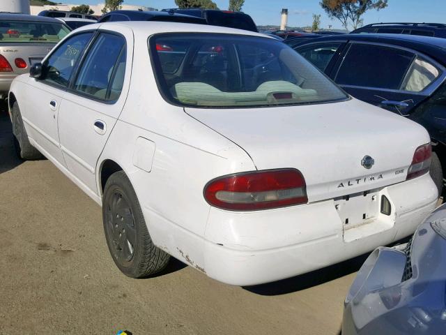 1N4BU31D2SC180878 - 1995 NISSAN ALTIMA XE WHITE photo 3