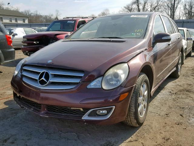 4JGCB65E16A015295 - 2006 MERCEDES-BENZ R 350 MAROON photo 2