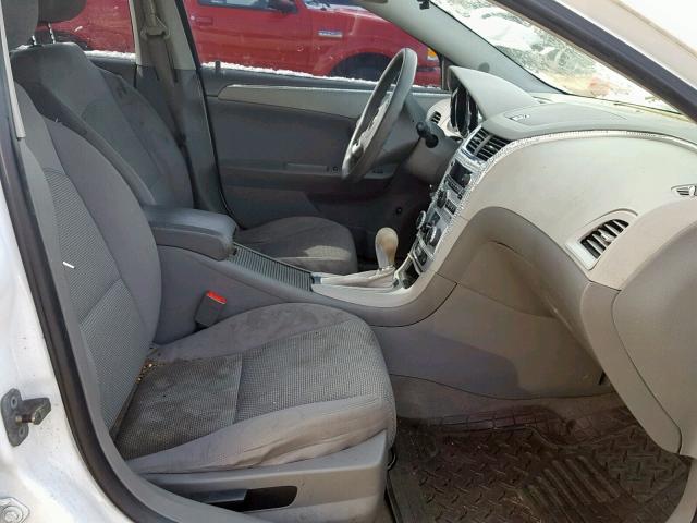 1G1ZB5EB2AF108166 - 2010 CHEVROLET MALIBU LS თეთრი ფოტო 5
