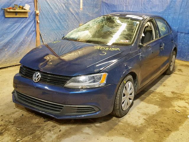 3VW2K7AJ7EM438552 - 2014 VOLKSWAGEN JETTA BASE BLUE photo 2