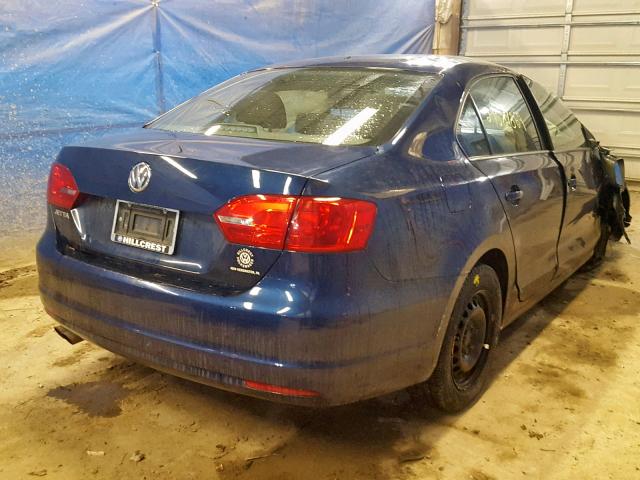 3VW2K7AJ7EM438552 - 2014 VOLKSWAGEN JETTA BASE BLUE photo 4
