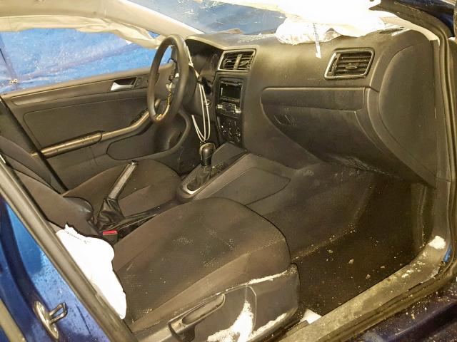 3VW2K7AJ7EM438552 - 2014 VOLKSWAGEN JETTA BASE BLUE photo 5