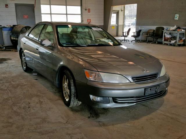 JT8BF28G4Y5101365 - 2000 LEXUS ES 300 SILVER photo 1