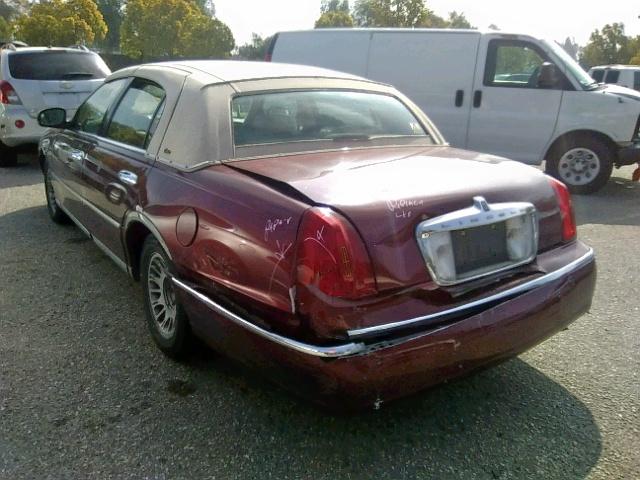 1LNHM83W8YY894862 - 2000 LINCOLN TOWN CAR C BURGUNDY photo 3