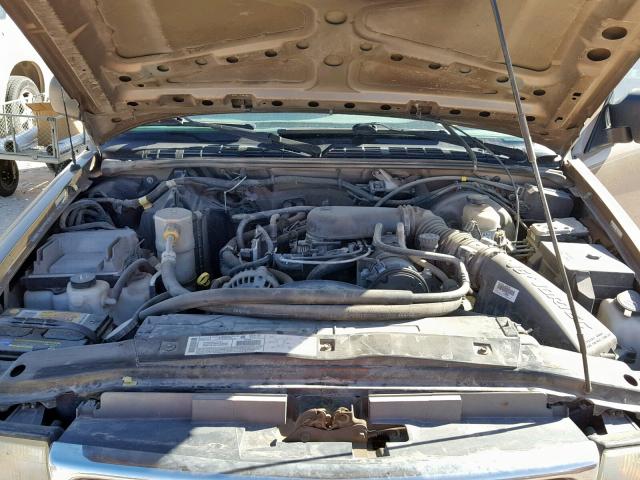 1GTCS19XX38175357 - 2003 GMC SONOMA BROWN photo 7