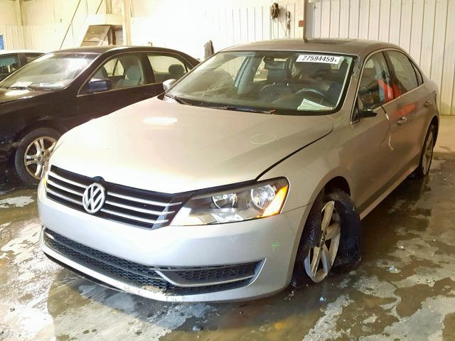 1VWBH7A39DC018386 - 2013 VOLKSWAGEN PASSAT SE SILVER photo 2