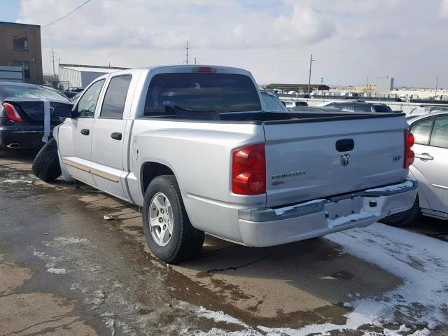 1D7HE48NX5S237317 - 2005 DODGE DAKOTA QUA SILVER photo 3