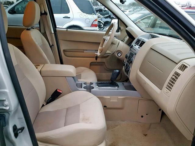 1FMCU93118KD00264 - 2008 FORD ESCAPE XLT WHITE photo 5