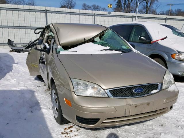 1FAHP34N56W119650 - 2006 FORD FOCUS ZX4 GOLD photo 1