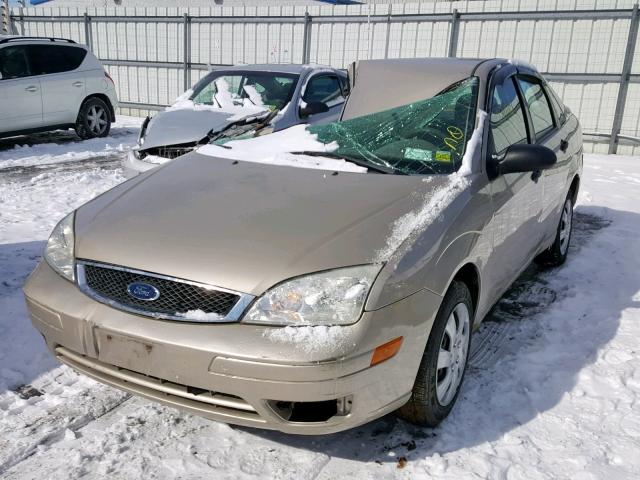 1FAHP34N56W119650 - 2006 FORD FOCUS ZX4 GOLD photo 2