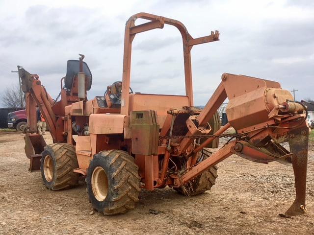 409511 - 1983 DITCH WITCH 4010DD ORANGE photo 3