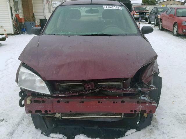 1FAHP34N46W142224 - 2006 FORD FOCUS ZX4 MAROON photo 9