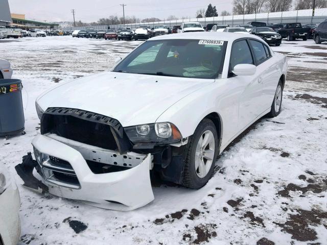 2C3CDXHG2DH545926 - 2013 DODGE CHARGER SX WHITE photo 2