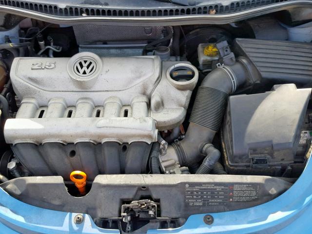 3VWPG3AG1AM000883 - 2010 VOLKSWAGEN NEW BEETLE Blau Foto 7