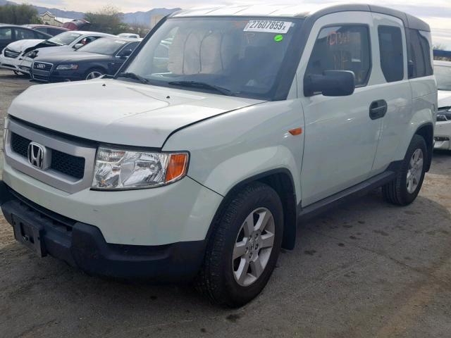 5J6YH2H77BL003322 - 2011 HONDA ELEMENT EX WHITE photo 2