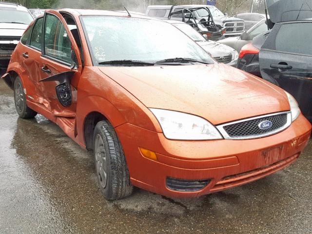 3FAFP37N05R119060 - 2005 FORD FOCUS ZX5 ORANGE photo 1