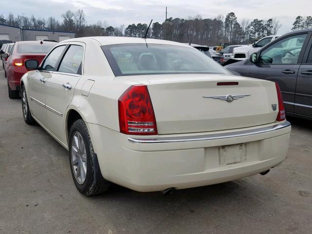 2C3KA63H28H193614 - 2008 CHRYSLER 300C CREAM photo 3