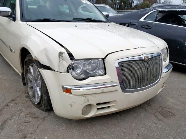 2C3KA63H28H193614 - 2008 CHRYSLER 300C CREAM photo 9