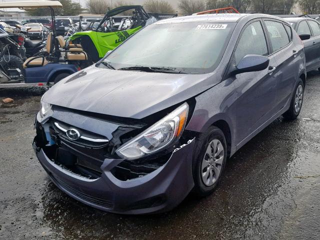 KMHCT5AE1HU347090 - 2017 HYUNDAI ACCENT SE GRAY photo 2