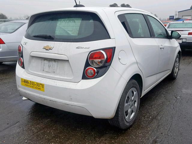 1G1JA6SH9G4174894 - 2016 CHEVROLET SONIC LS თეთრი ფოტო 4
