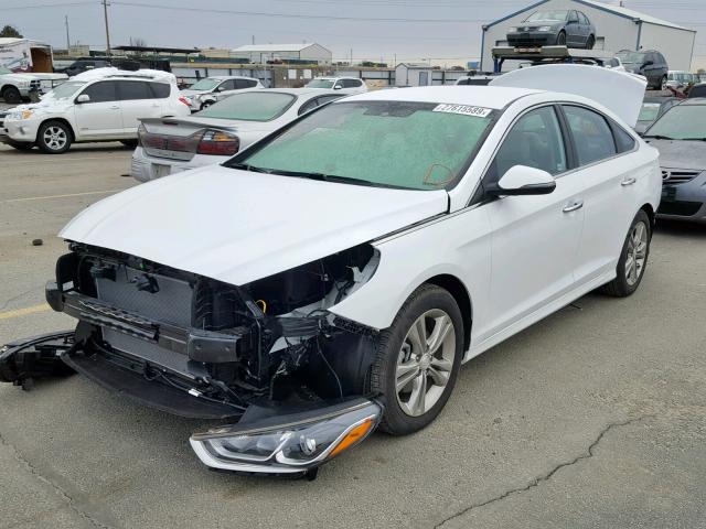 5NPE34AF4JH608244 - 2018 HYUNDAI SONATA SPO WHITE photo 2