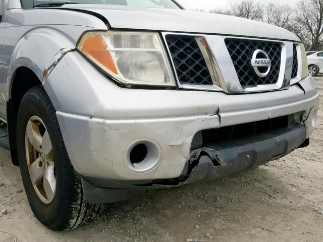 1N6AD07UX5C411152 - 2005 NISSAN FRONTIER C SILVER photo 9