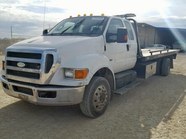 3FRWX6FC8BV422573 - 2011 FORD F650 SUPER WHITE photo 2