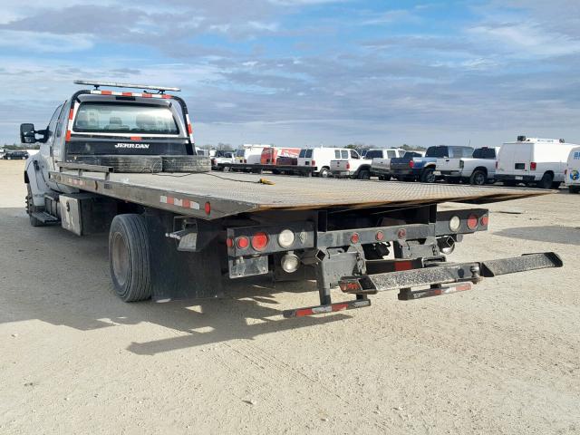 3FRWX6FC8BV422573 - 2011 FORD F650 SUPER WHITE photo 3