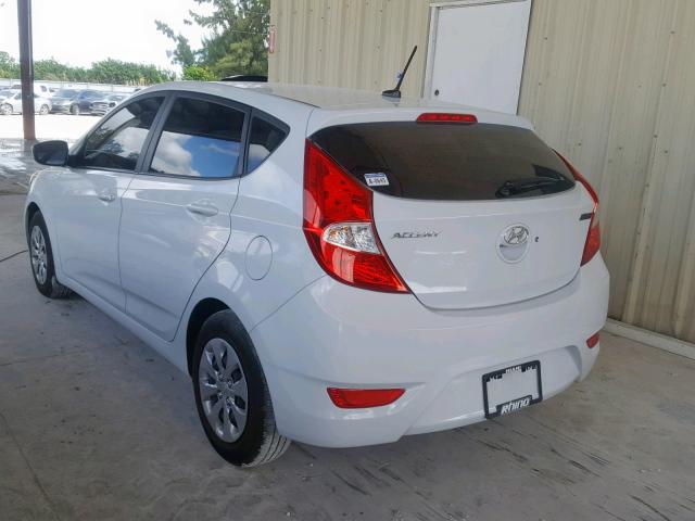 KMHCT5AEXHU356967 - 2017 HYUNDAI ACCENT SE WHITE photo 3