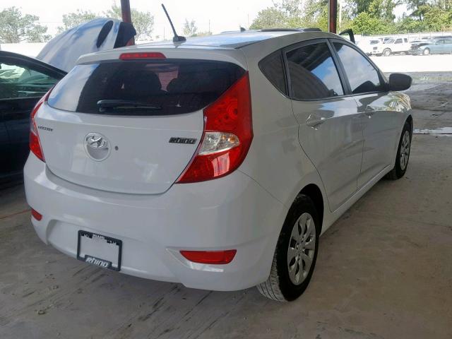 KMHCT5AEXHU356967 - 2017 HYUNDAI ACCENT SE WHITE photo 4