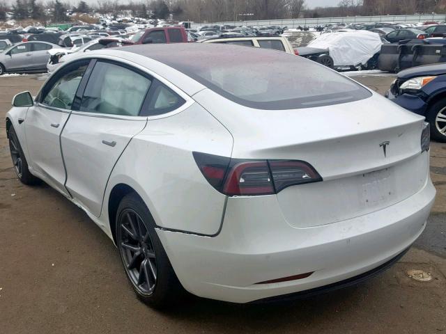 5YJ3E1EB9JF054690 - 2018 TESLA MODEL 3 WHITE photo 3