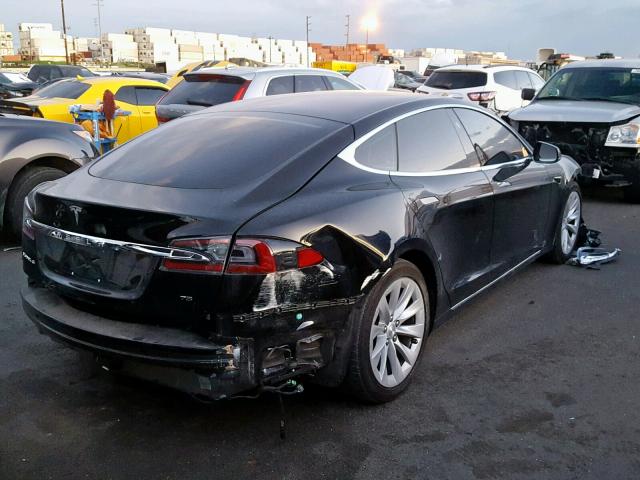 5YJSA1E16HF209477 - 2017 TESLA MODEL S أسود صورة 4