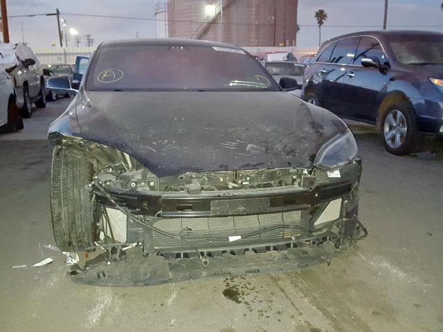 5YJSA1E16HF209477 - 2017 TESLA MODEL S أسود صورة 9