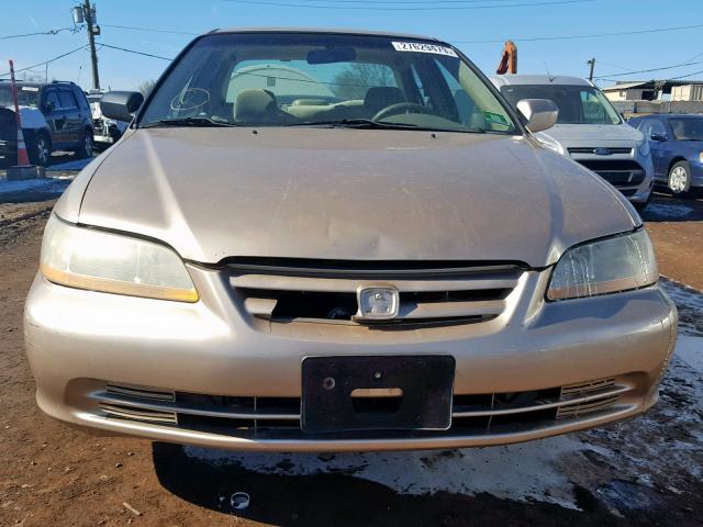 1HGCG56411A076985 - 2001 HONDA ACCORD LX TAN photo 9