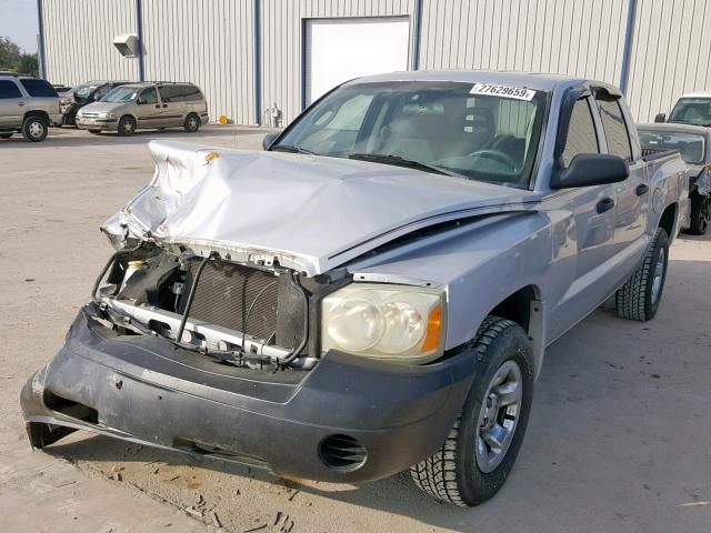 1D7HE28K95S223953 - 2005 DODGE DAKOTA QUA SILVER photo 2