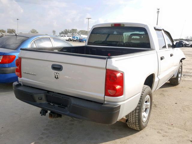 1D7HE28K95S223953 - 2005 DODGE DAKOTA QUA SILVER photo 4