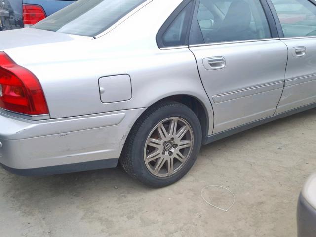 YV1TH592051398751 - 2005 VOLVO S80 2.5T SILVER photo 9