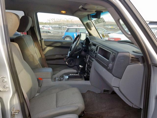 1J8HG48K97C558801 - 2007 JEEP COMMANDER GRAY photo 5