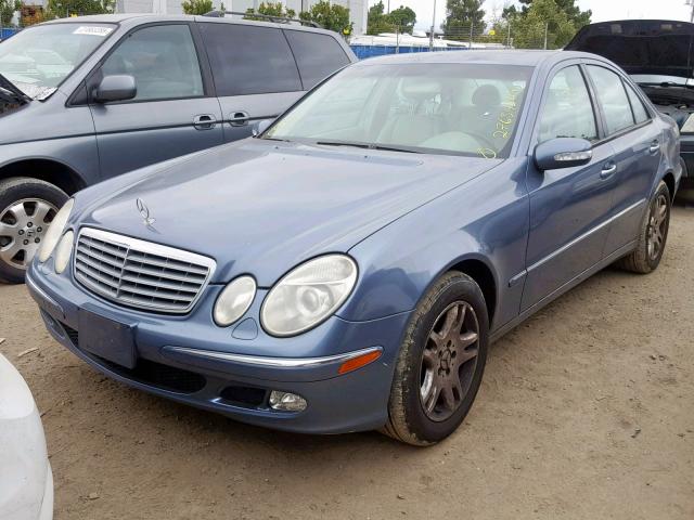 WDBUF65J34A443908 - 2004 MERCEDES-BENZ E 320 BLUE photo 2