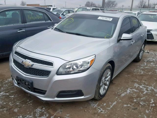 1G11D5RR0DF107682 - 2013 CHEVROLET MALIBU 1LT ვერცხლისფერი ფოტო 2