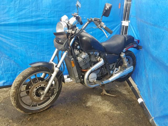 JH2RC1901FM111317 - 1985 HONDA VT700 C BLACK photo 2