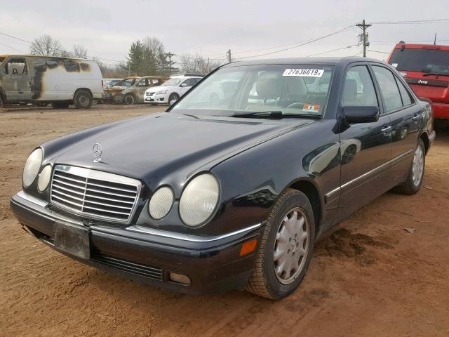 WDBJF65H0XA745127 - 1999 MERCEDES-BENZ E 320 BLACK photo 2